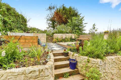 3 bedroom semi-detached house to rent, Victoria Road Freshwater PO40