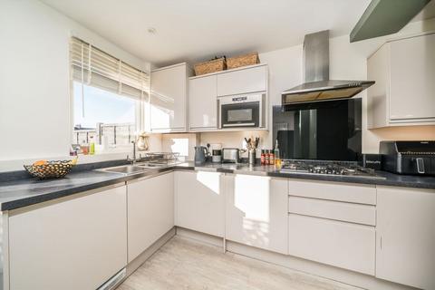 3 bedroom terraced house for sale, Meadway, Surbiton KT5