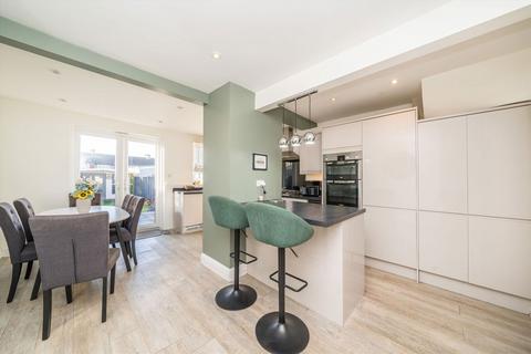3 bedroom terraced house for sale, Meadway, Surbiton KT5