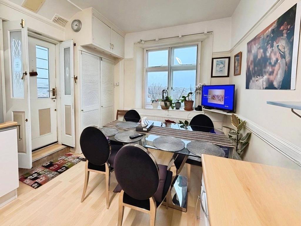 Kitchen - Diningarea