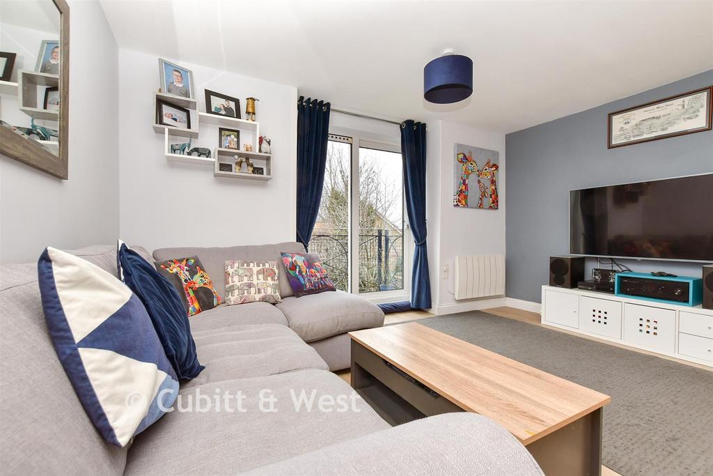 Lounge / Kitchen