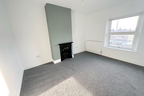 1 bedroom flat to rent, 8 Dryclough Lane, Halifax HX3
