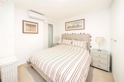 1 bedroom flat for sale, Kingfisher House, London SW8