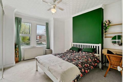 2 bedroom terraced house for sale, Champion Crescent, Sydenham