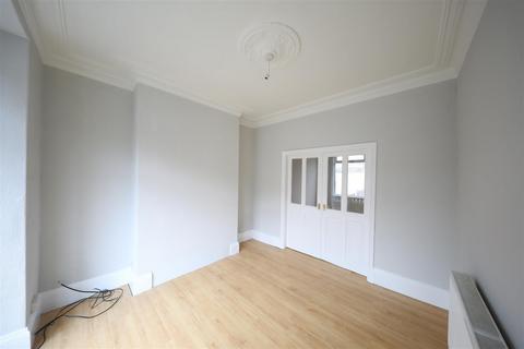 2 bedroom end of terrace house for sale, Thoresby Street, Hull