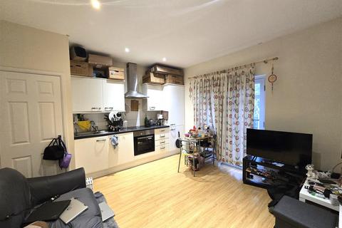 1 bedroom apartment to rent, 21 Grosvenor Road, Aldershot GU11