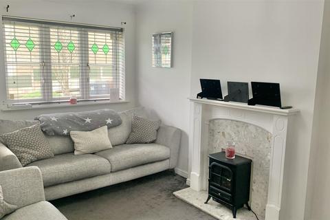 3 bedroom semi-detached house to rent, Crowden Drive, Hadfield, Glossop