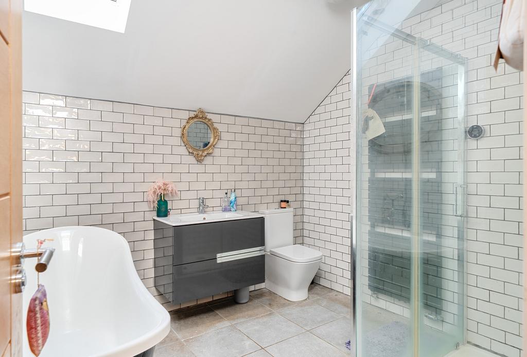 En-Suite Bathroom
