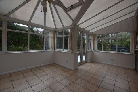 3 bedroom detached house to rent, Edmonton Drive, Blackburn, BB2