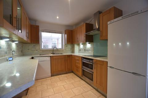 3 bedroom detached house to rent, Edmonton Drive, Blackburn, BB2