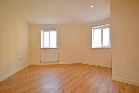 2 bedroom flat to rent, Laurel Road, Sheerness ME12