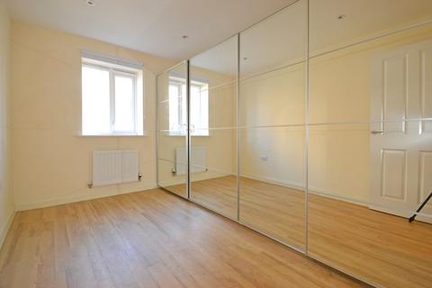 2 bedroom flat to rent, Laurel Road, Sheerness ME12