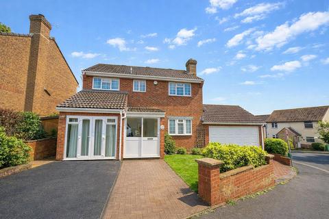 4 bedroom detached house for sale, Greenfields Close, St Leonards-on-sea