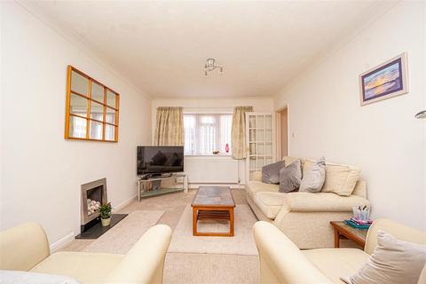 4 bedroom detached house for sale, Greenfields Close, St Leonards-on-sea