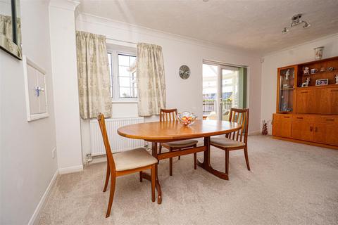 4 bedroom detached house for sale, Greenfields Close, St Leonards-on-sea