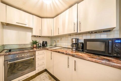 2 bedroom flat for sale, Eardley Crescent, London SW5