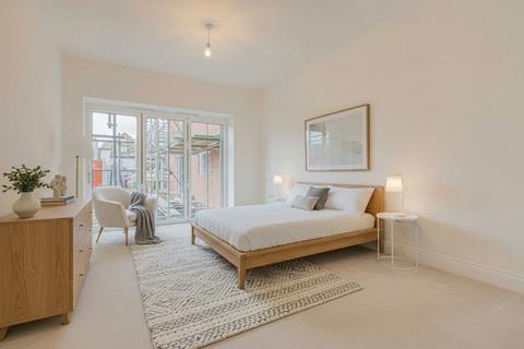 undefined, Chalkwell Avenue, Westcliff-on-Sea, SS0