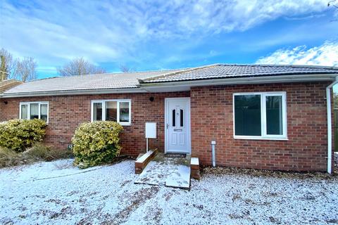 2 bedroom bungalow to rent, Highfield, Clare, Sudbury, CO10