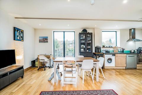 2 bedroom flat for sale, Banister Road, London W10