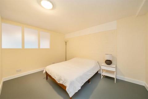 1 bedroom flat for sale, Camden Road, London NW1