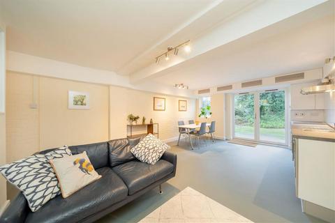 1 bedroom flat for sale, Camden Road, London NW1