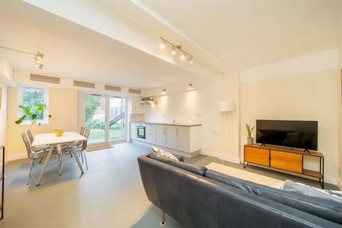 1 bedroom flat for sale, Camden Road, London NW1