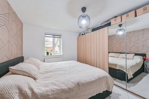 1 bedroom flat for sale, Britton Close, Catford, London, SE6