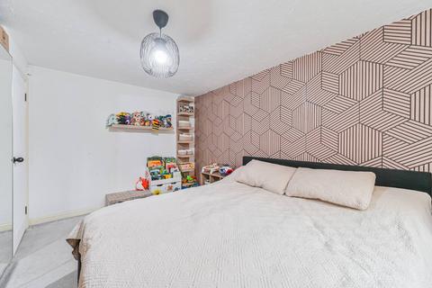 1 bedroom flat for sale, Britton Close, Catford, London, SE6