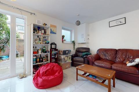 undefined, Barnfield Place, London, E14