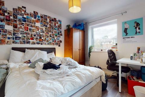 undefined, Barnfield Place, London, E14