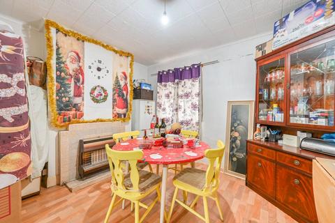 3 bedroom terraced house for sale, Tokyngton Avenue, Wembley, HA9