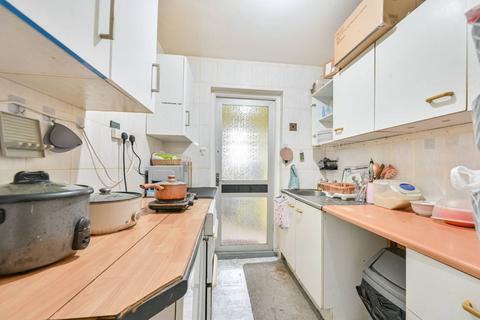 Tokyngton Avenue, Wembley, HA9