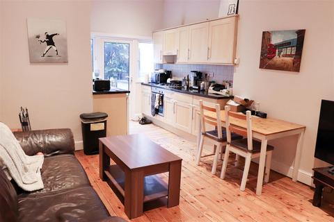 1 bedroom terraced house to rent, Lyncroft Gardens, London NW6