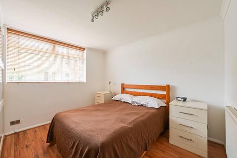 2 bedroom flat to rent, Orford Road, Walthamstow Village, London, E17