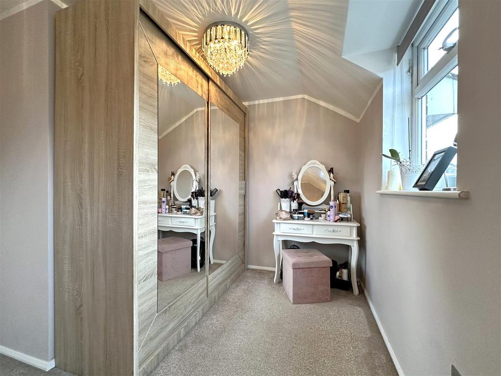Dressing Area 827