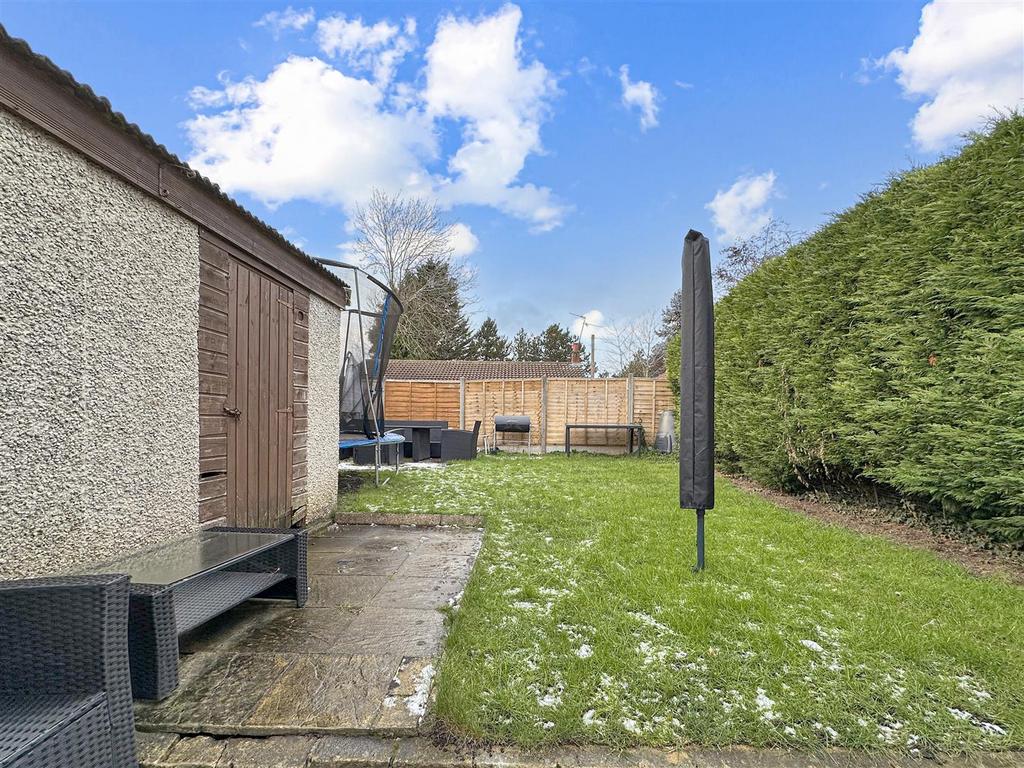 Private Enclosed Garden 811