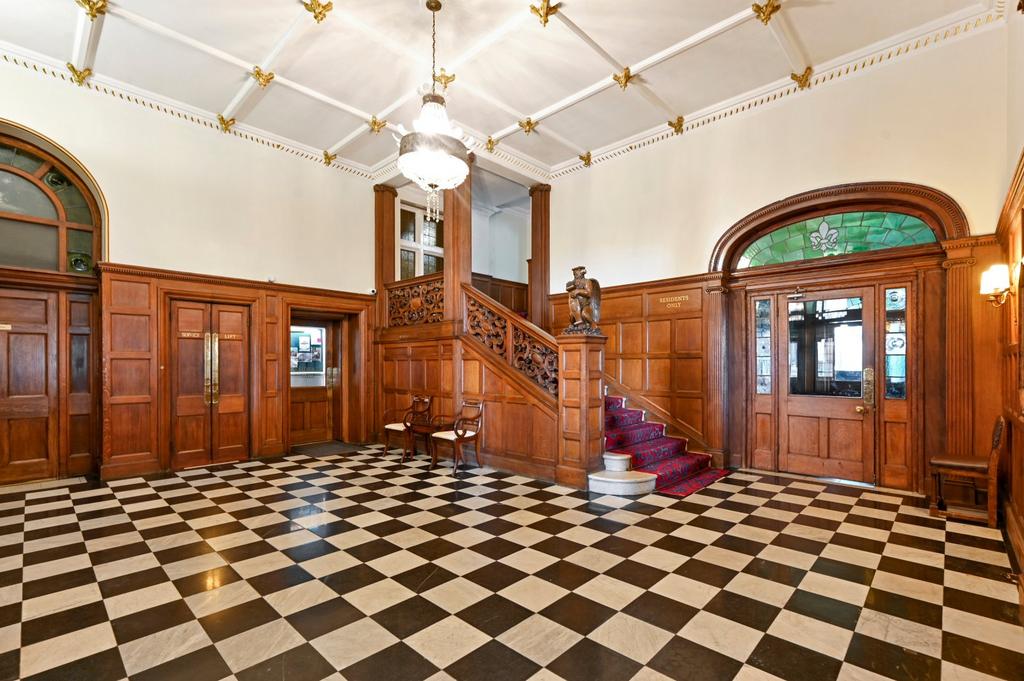 Resident's Entrance
