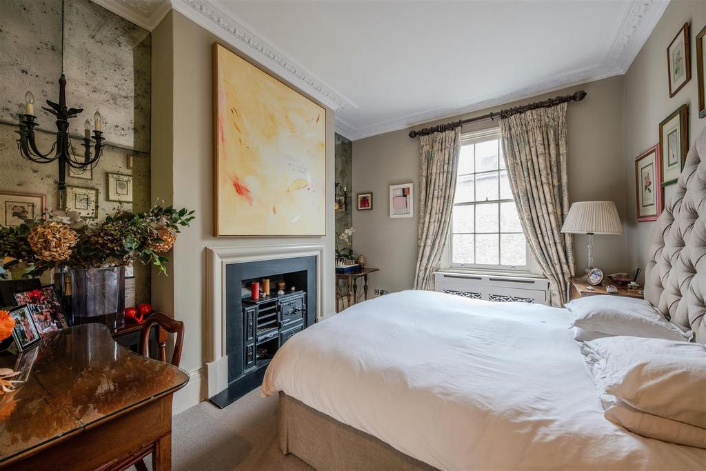 342 fulham road 3692 bed1.jpg