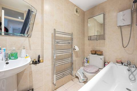 1 bedroom flat to rent, Ashbourne Close, Woodside Park, London, N12