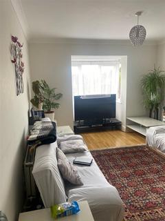 2 bedroom flat to rent, Holbein House, Stanmore