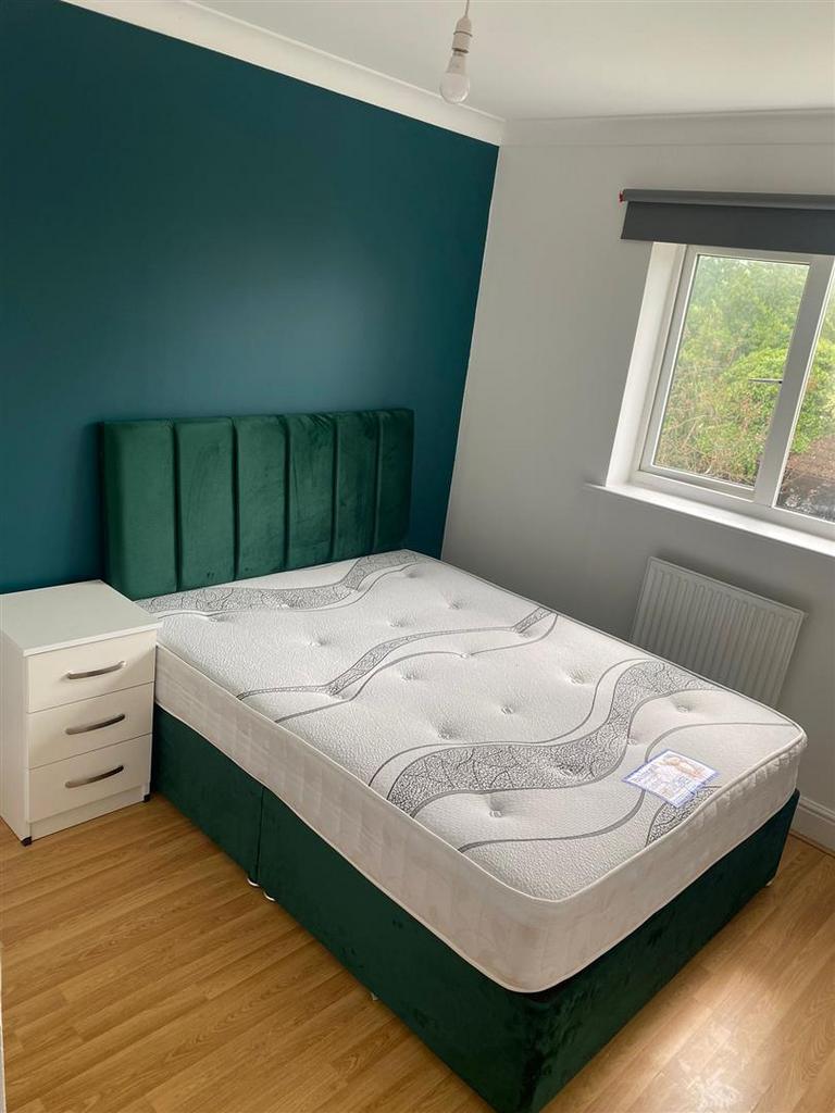 Bedroom.JPG