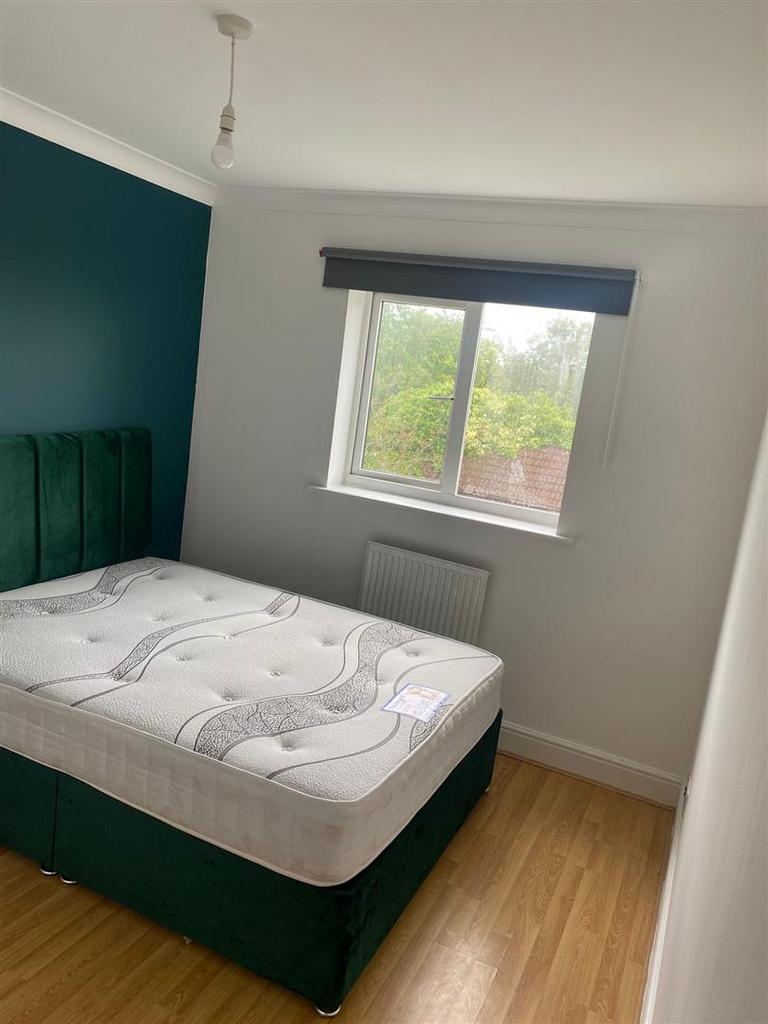 Bedroom....JPG