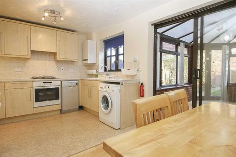 3 bedroom detached house to rent, Edstone Place, Milton Keynes MK4