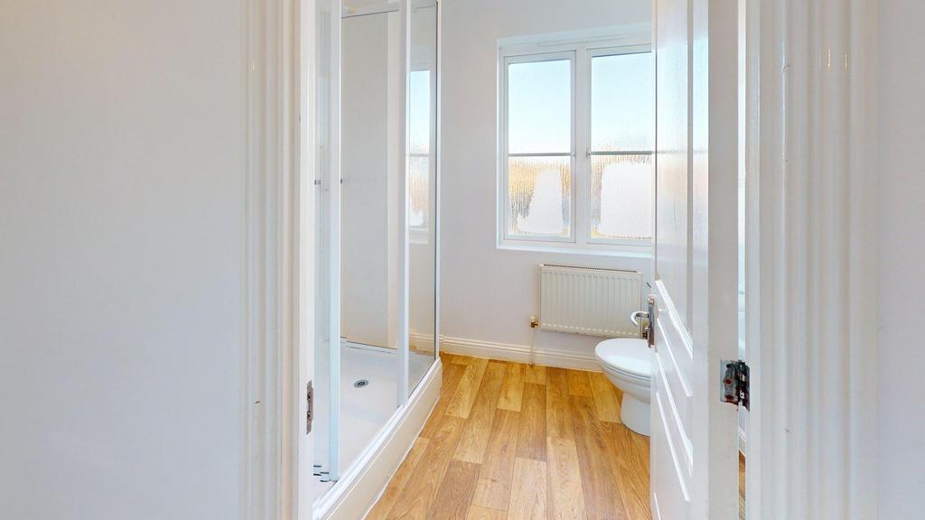 24-Thistledown-Bathroom.jpg