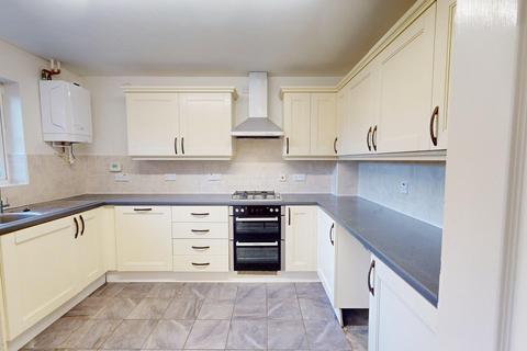 4 bedroom semi-detached house to rent, Thistledown, Walmer, Deal