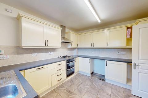 4 bedroom semi-detached house to rent, Thistledown, Walmer, Deal