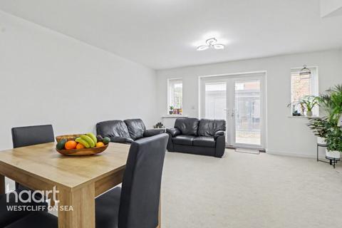 2 bedroom terraced house for sale, Cole Avenue, Southend-On-Sea