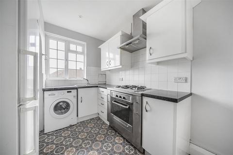 1 bedroom flat to rent, London Road, Kingston Upon Thames KT2