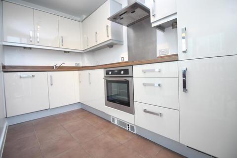 2 bedroom apartment to rent, Carnegie House, The Hub