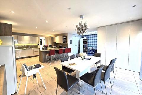 6 bedroom semi-detached house for sale, Sinclair Grove, NW11